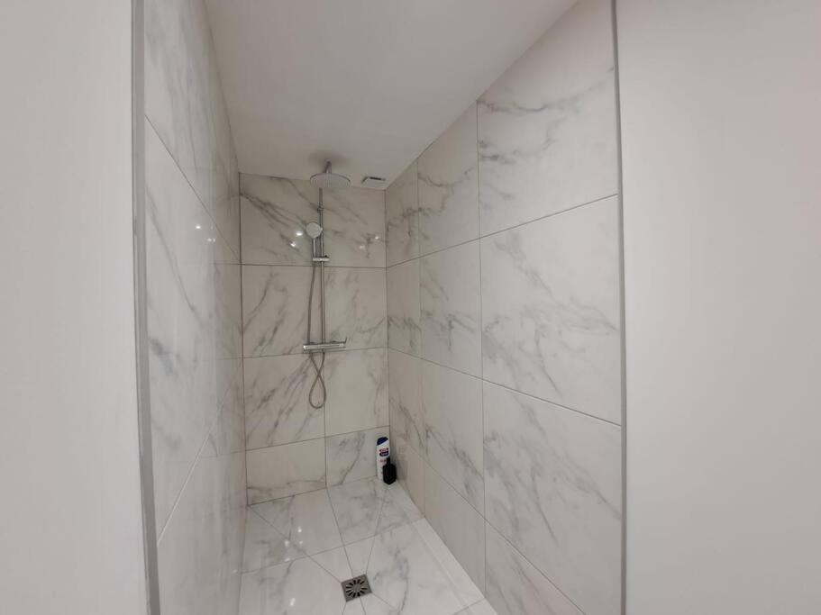 Mascate - Appartement Climatise En Hypercentre Reims Exterior photo